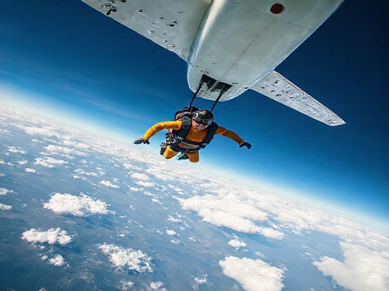 Malta Watch: The moment a skydiver is left dangling from plane tail at 15,000 feet