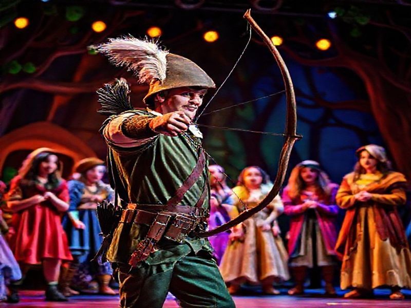 Malta ‘Robin Hood and the Babes in the Wood’ storms Astra Theatre